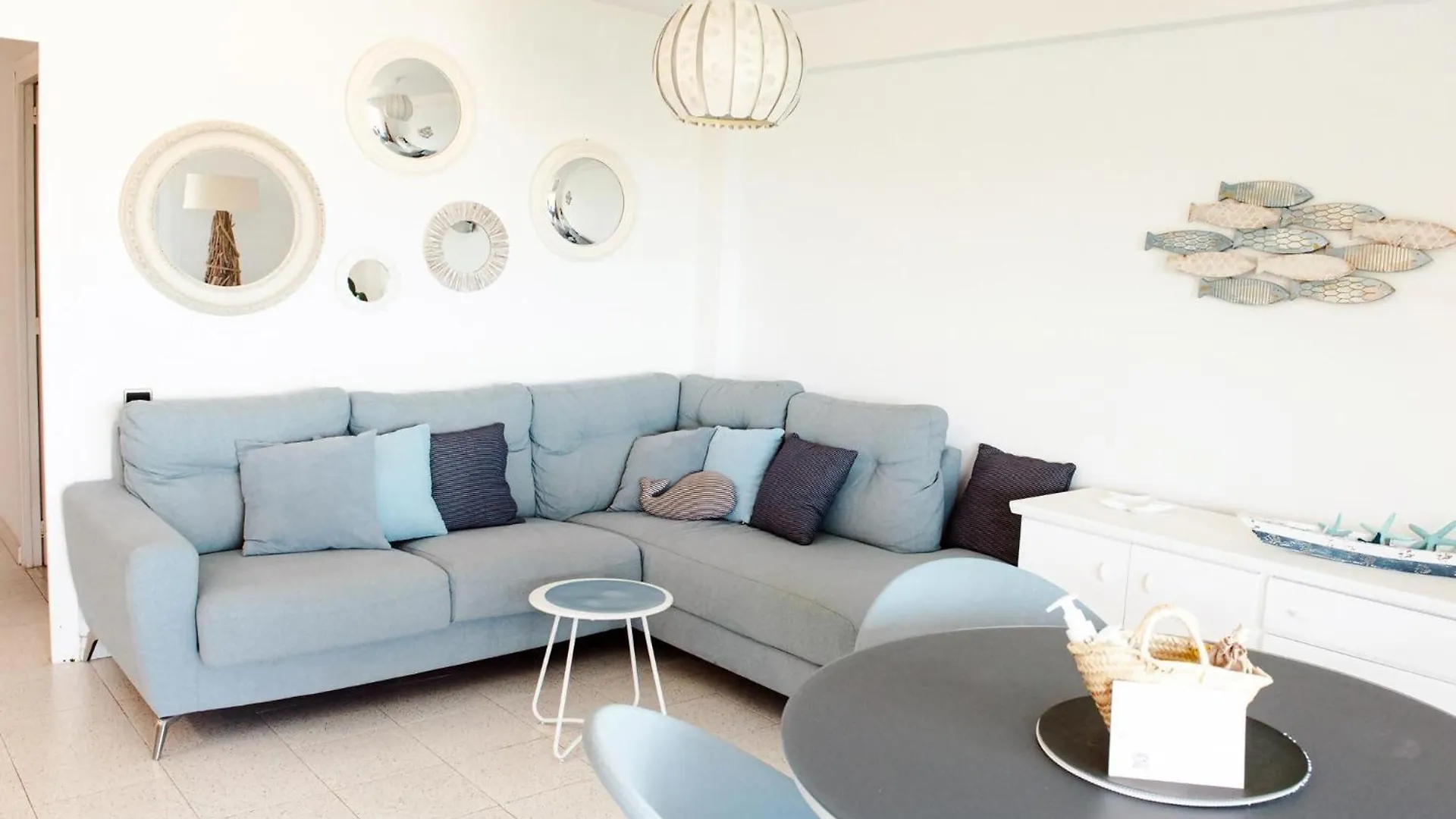 Apto Con Vista Fantastica Y Piscina En Sagaro 桑特费柳德吉克索尔斯 公寓
